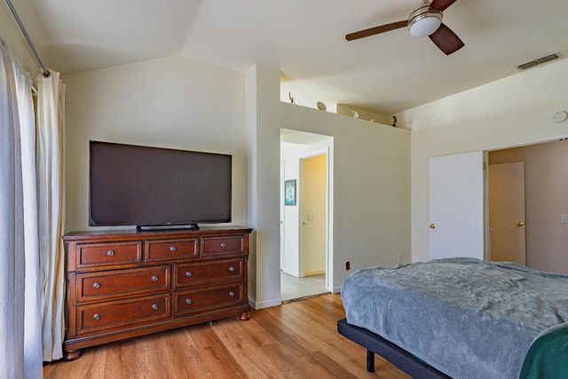 1418 Mother Lode Dr, Roseville, CA 95661