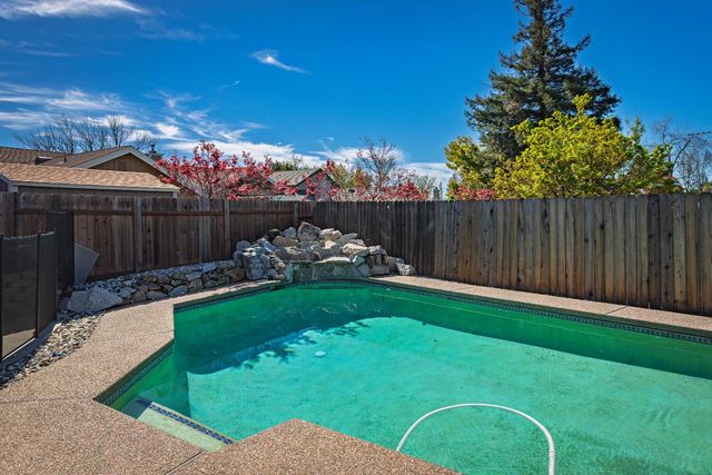 1418 Mother Lode Dr, Roseville, CA 95661