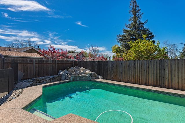 1418 Mother Lode Dr, Roseville, CA 95661