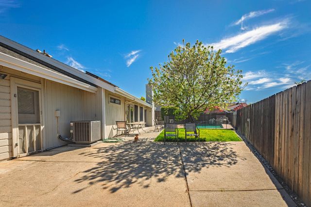 1418 Mother Lode Dr, Roseville, CA 95661