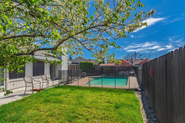 1418 Mother Lode Dr, Roseville, CA 95661