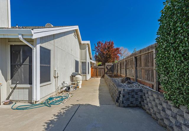 1418 Mother Lode Dr, Roseville, CA 95661
