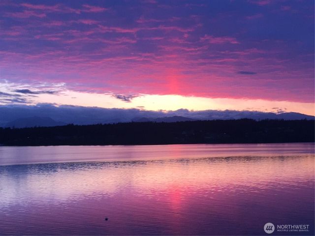 9549 Olympus Beach Road NE, Bainbridge Island, WA 98110