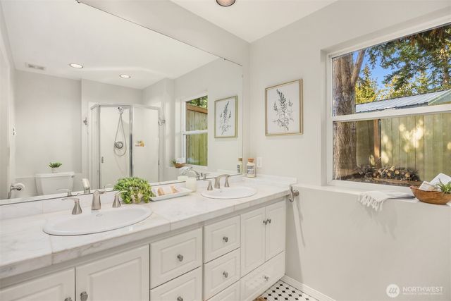 9549 Olympus Beach Road NE, Bainbridge Island, WA 98110