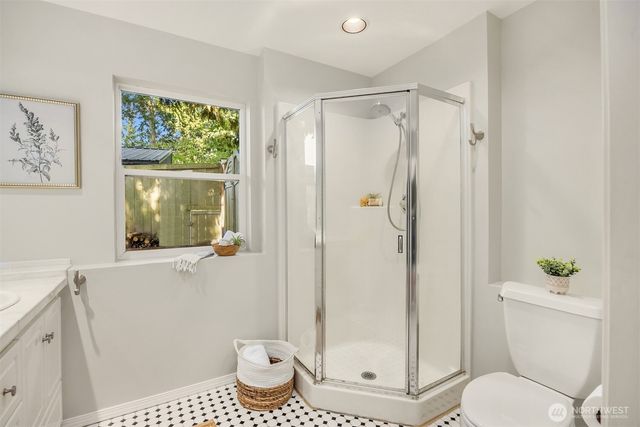 9549 Olympus Beach Road NE, Bainbridge Island, WA 98110