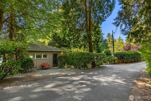 9549 Olympus Beach Road NE, Bainbridge Island, WA 98110