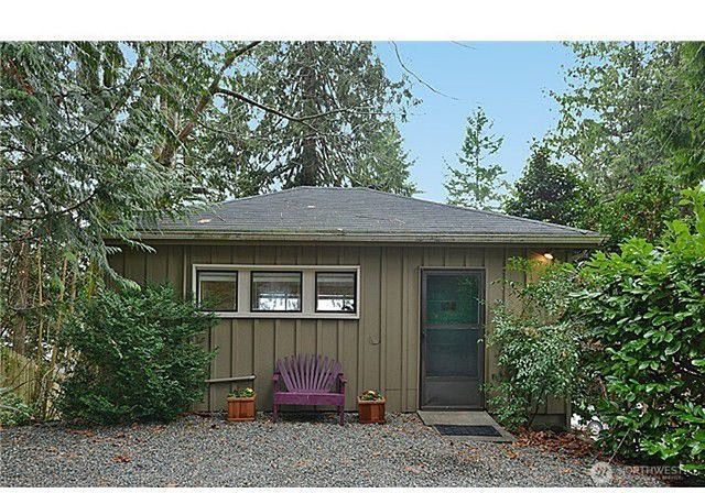 9549 Olympus Beach Road NE, Bainbridge Island, WA 98110
