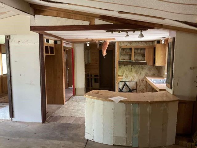 108 Bounty Street, Blessing, TX 77419