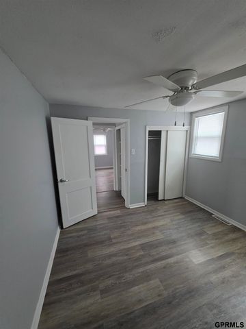 5423 S 50th Avenue, Omaha, NE 68117