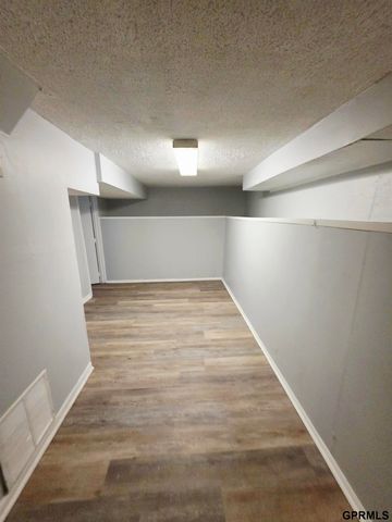 5423 S 50th Avenue, Omaha, NE 68117