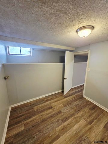 5423 S 50th Avenue, Omaha, NE 68117