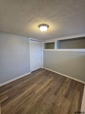 5423 S 50th Avenue, Omaha, NE 68117