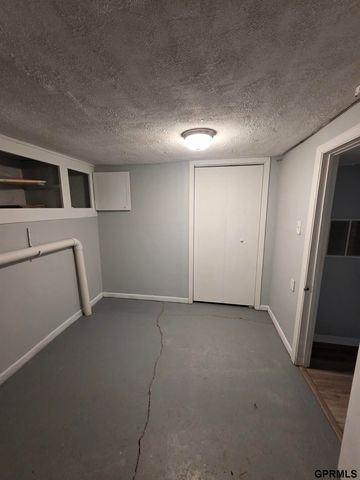 5423 S 50th Avenue, Omaha, NE 68117