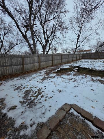 5423 S 50th Avenue, Omaha, NE 68117