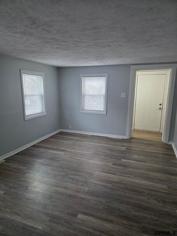 5423 S 50th Avenue, Omaha, NE 68117