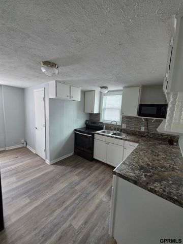 5423 S 50th Avenue, Omaha, NE 68117