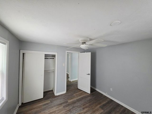 5423 S 50th Avenue, Omaha, NE 68117