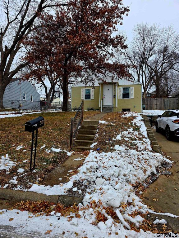 5423 S 50th Avenue, Omaha, NE 68117