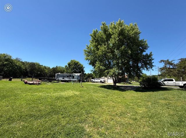 5220 Hurryville Road, Farmington, MO 63640
