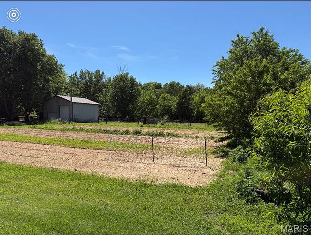 5220 Hurryville Road, Farmington, MO 63640