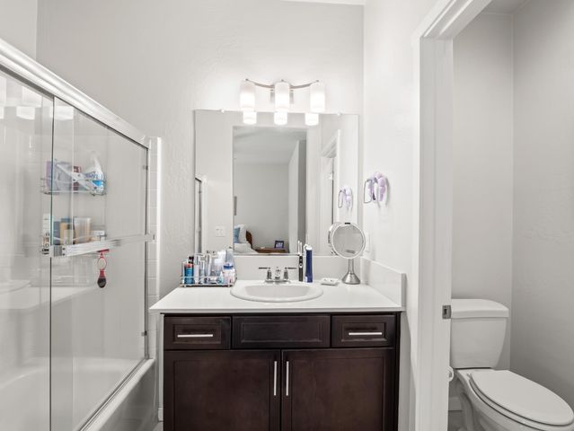 4034 N Vaughan Avenue, Fresno, CA 93723