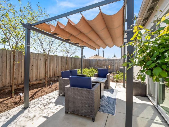 4034 N Vaughan Avenue, Fresno, CA 93723