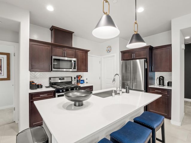 4034 N Vaughan Avenue, Fresno, CA 93723