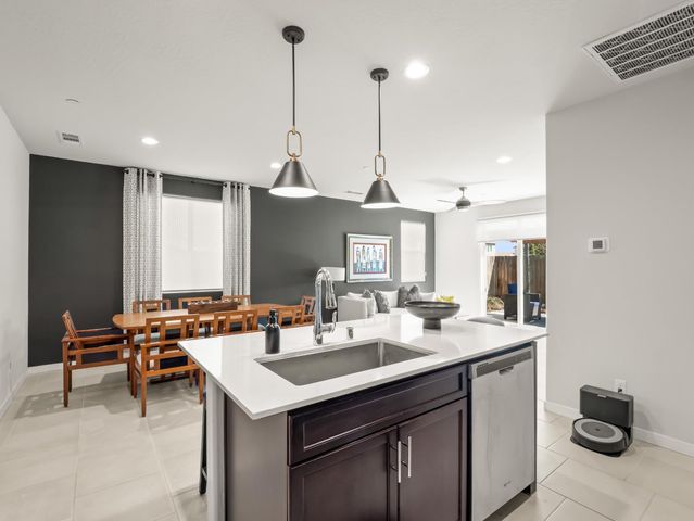 4034 N Vaughan Avenue, Fresno, CA 93723