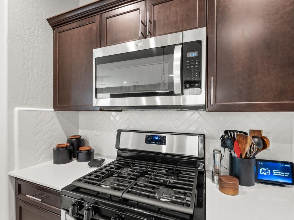 Image 10 of property listing at 4034 N Vaughan Avenue, Fresno, CA 93723