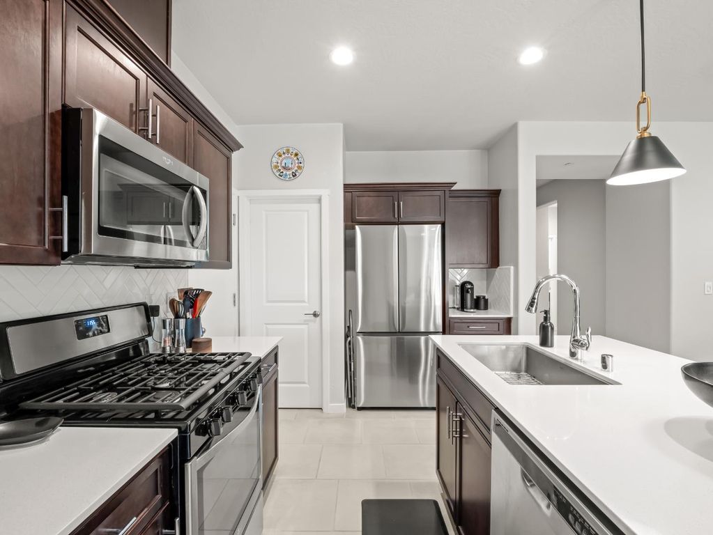 Image 9 of property listing at 4034 N Vaughan Avenue, Fresno, CA 93723