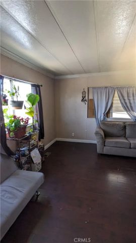 1097 N State 75, Hemet, CA 92543