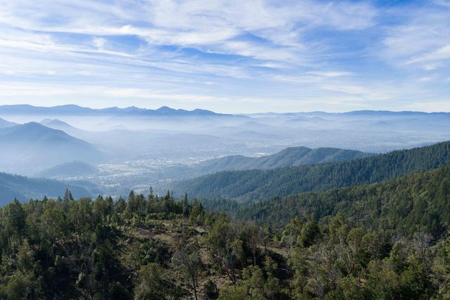 4000 E Jones Creek Road, Grants Pass, OR 97526