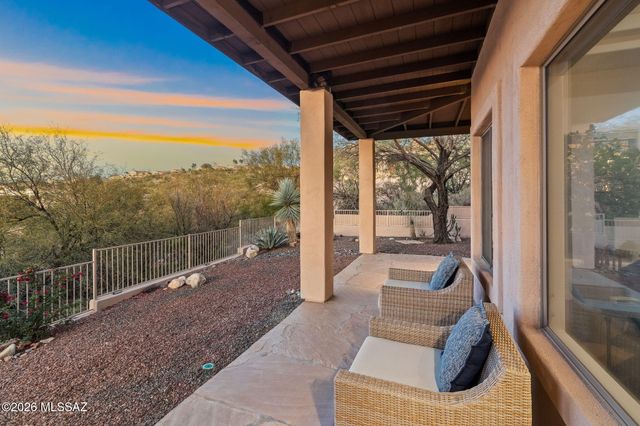 9801 N Ridge Shadow Place, Tucson, AZ 85704