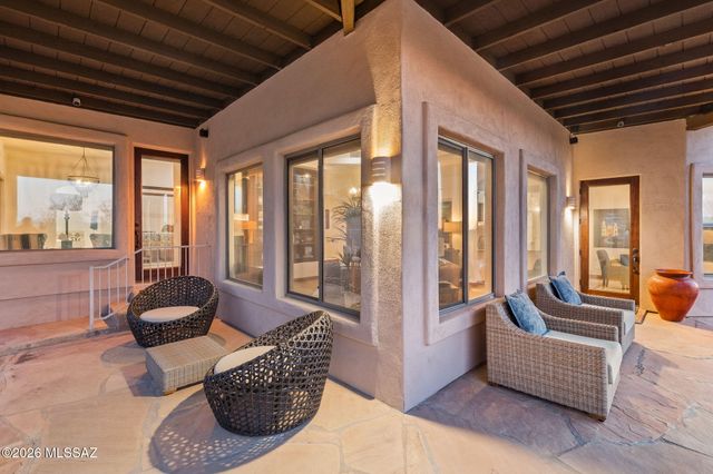 9801 N Ridge Shadow Place, Tucson, AZ 85704