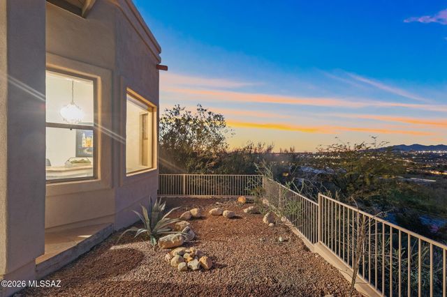 9801 N Ridge Shadow Place, Tucson, AZ 85704