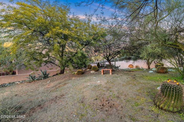 9801 N Ridge Shadow Place, Tucson, AZ 85704