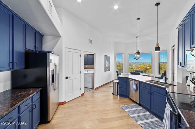 9801 N Ridge Shadow Place, Tucson, AZ 85704