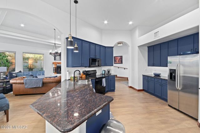 9801 N Ridge Shadow Place, Tucson, AZ 85704