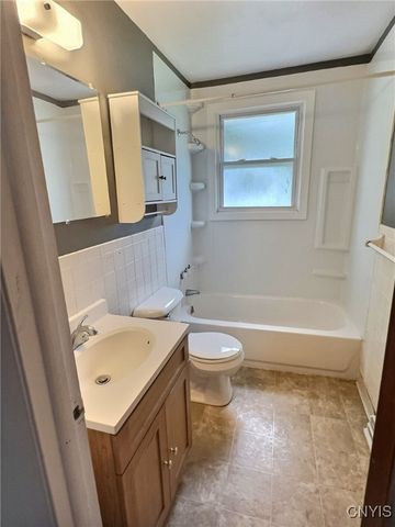 313 Chestnut Street, Oswego, NY 13126