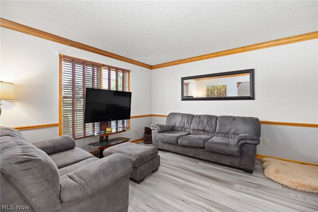 4187 Shenandoah Pky, Brunswick, OH 44212