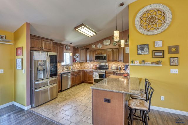 22975 MORNINGLIGHT DR, Rapid City, SD 57703