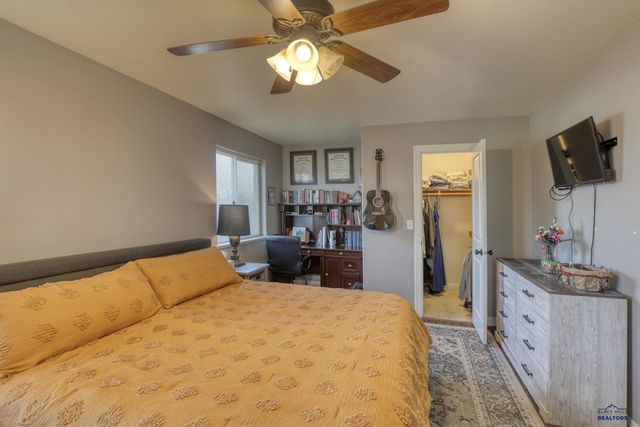 22975 MORNINGLIGHT DR, Rapid City, SD 57703