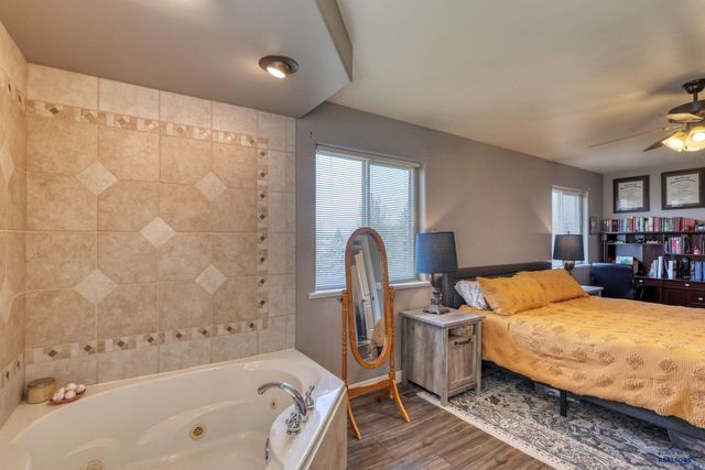 22975 MORNINGLIGHT DR, Rapid City, SD 57703