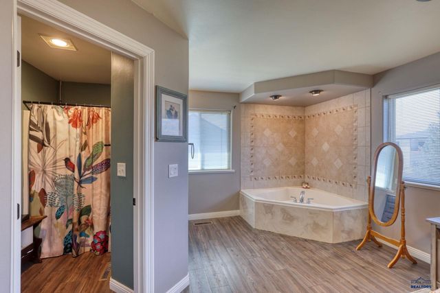 22975 MORNINGLIGHT DR, Rapid City, SD 57703