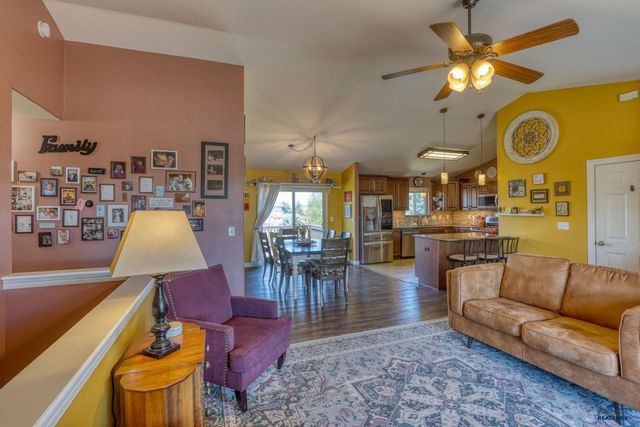 22975 MORNINGLIGHT DR, Rapid City, SD 57703