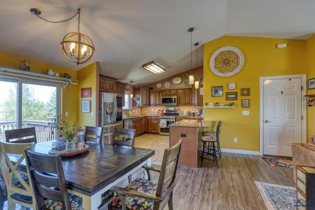 22975 MORNINGLIGHT DR, Rapid City, SD 57703