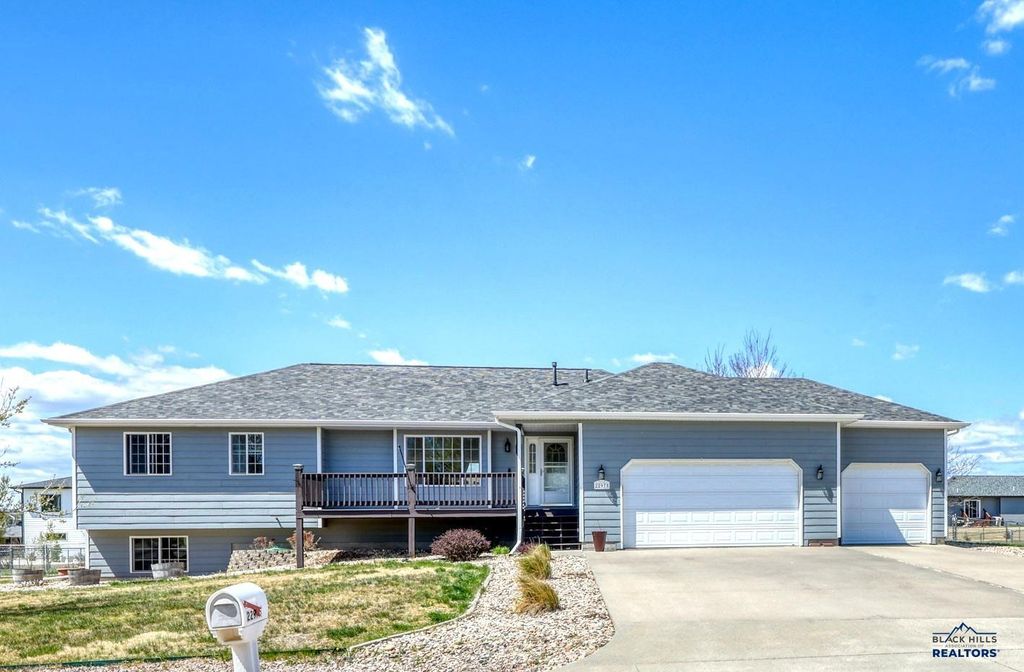 22975 MORNINGLIGHT DR, Rapid City, SD 57703