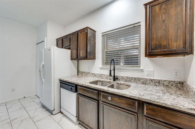 5550 Spring Valley Road E22, Dallas, TX 75254