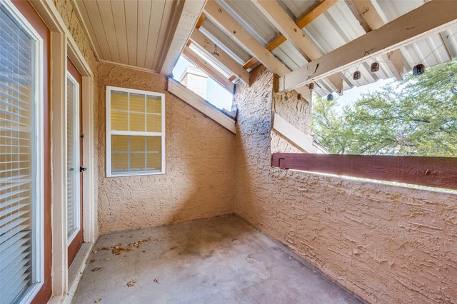 5550 Spring Valley Road E22, Dallas, TX 75254