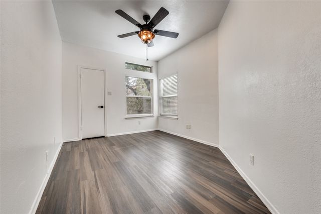 5550 Spring Valley Road E22, Dallas, TX 75254